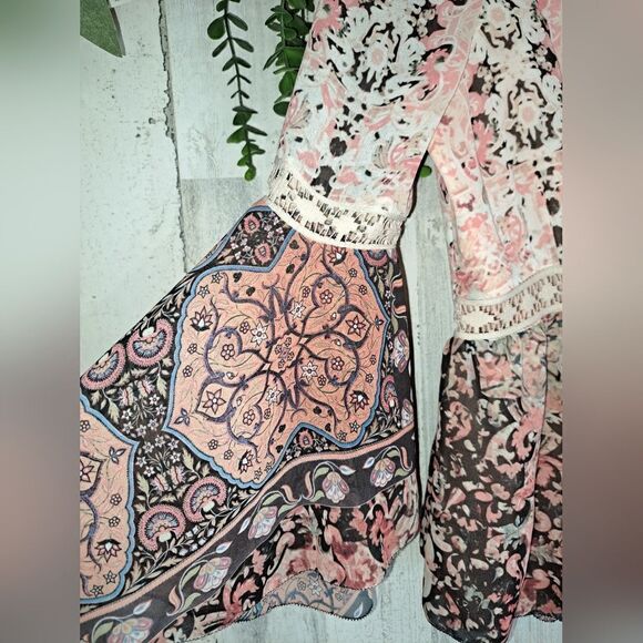 BEBE Blouse - Picture 4 of 12